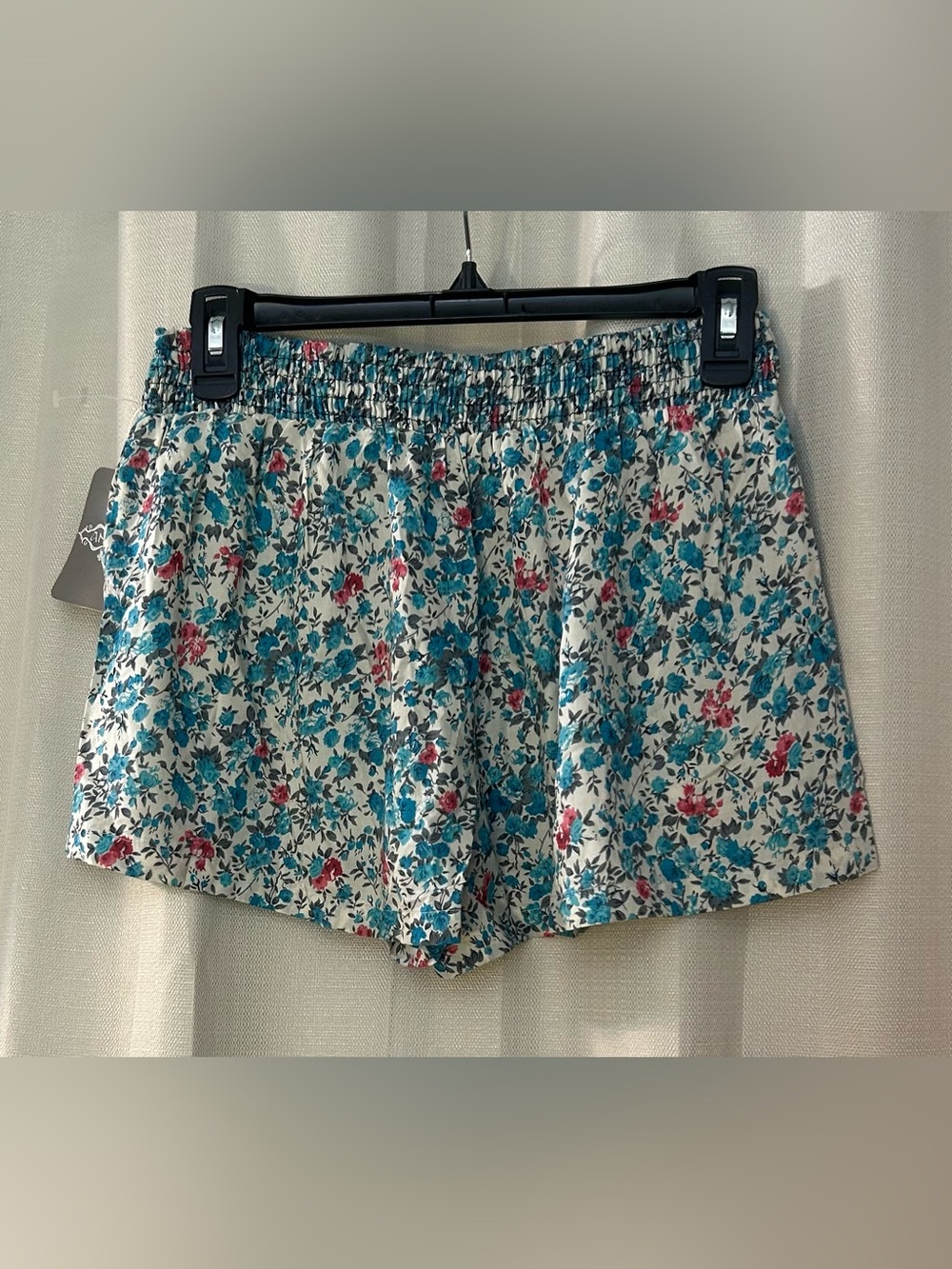 Angie Floral Smocked High Waisted Shorts - Picture 5 of 9